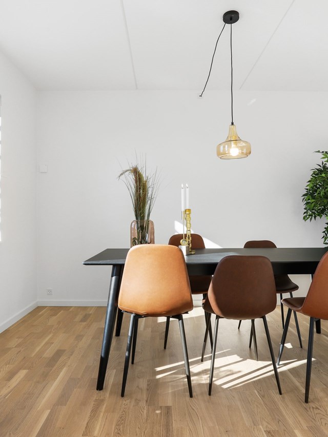Charles Hope Copenhagen West 3 Bedroom Apartments Dining Area